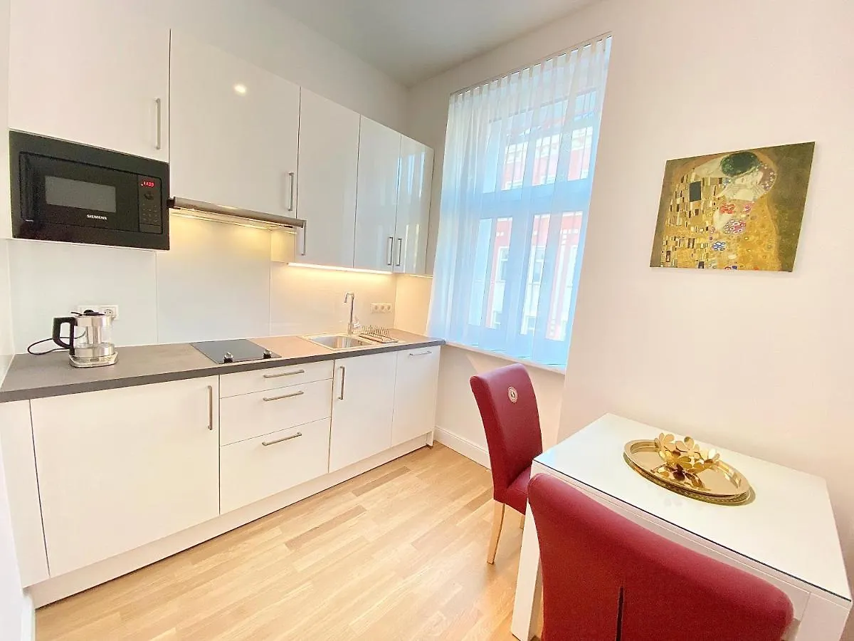 Steiner Residences Vienna Reumannplatz Apartment